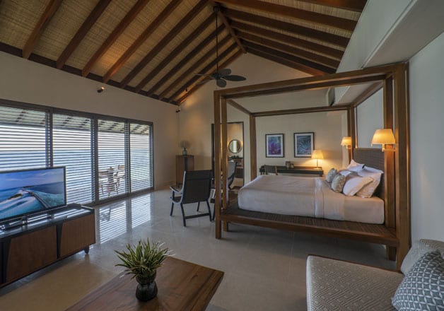 DELUXE LAGOON POOL VILLA BEDROOM